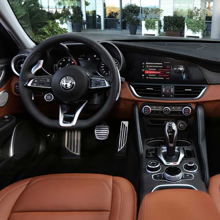 alfa-romeo-giulia-unutrasnjost