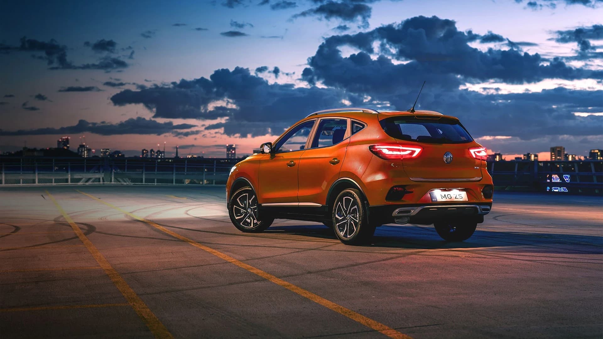 mg-zs-header